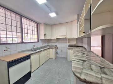 Venta Casa 5 dorm  en Urb. Rio Grande, Via Samborondón  RRR