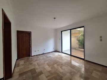 Venta Casa 5 dorm  en Urb. Rio Grande, Via Samborondón  RRR