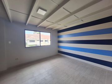 Venta Casa 5 dorm  en Urb. Rio Grande, Via Samborondón  RRR