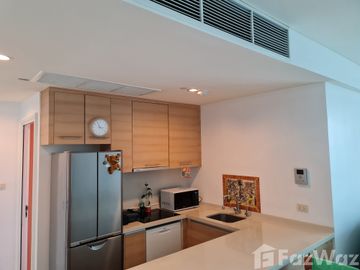 2-Bdr Condo at Sukhumvit 22, High Floor, near EM District