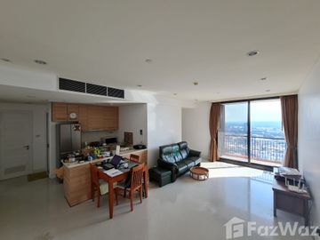 2-Bdr Condo at Sukhumvit 22, High Floor, near EM District