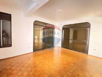 Casa en Jardines del Sur con Local Comercial