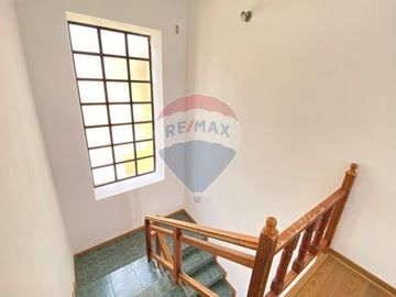 Casa en Jardines del Sur con Local Comercial