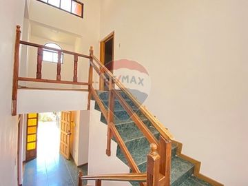 Casa en Jardines del Sur con Local Comercial