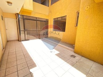 Casa en Jardines del Sur con Local Comercial