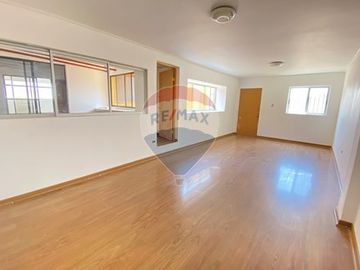 Casa en Jardines del Sur con Local Comercial