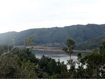 Venta de parcelas con vista al mar y río en Mehuin