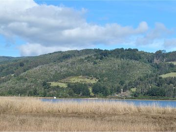 Venta de parcelas con vista al mar y río en Mehuin