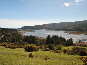 Venta de parcelas con vista al mar y río en Mehuin