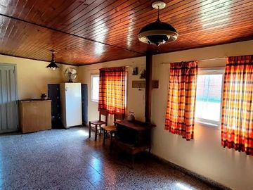 Casa en venta - 2 Dormitorios 1 Baño - Cochera - 600Mts2 - General Paz