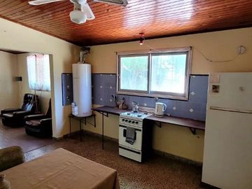 Casa en venta - 2 Dormitorios 1 Baño - Cochera - 600Mts2 - General Paz