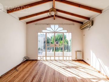 Casa 4 Ambientes con Apartamento Independiente en Devoto!