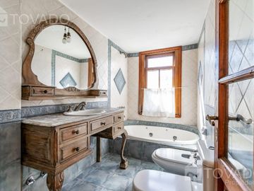 Casa 4 Ambientes con Apartamento Independiente en Devoto!