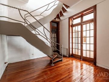 Casa 4 Ambientes con Apartamento Independiente en Devoto!