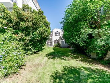 Casa 4 Ambientes con Apartamento Independiente en Devoto!