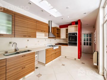 Casa 4 Ambientes con Apartamento Independiente en Devoto!