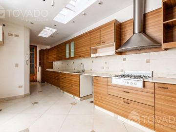 Casa 4 Ambientes con Apartamento Independiente en Devoto!