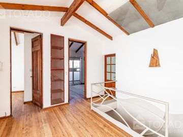 Casa 4 Ambientes con Apartamento Independiente en Devoto!
