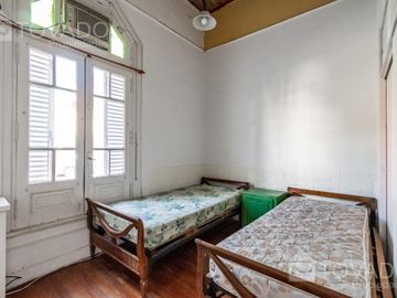 Casa 4 Ambientes con Apartamento Independiente en Devoto!
