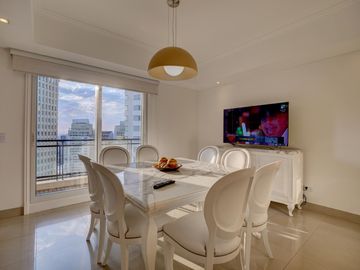 VENTA IMPECABLE CHATEAU 5 AMBIENTES. 2 COCHERAS. PUERTO MADERO