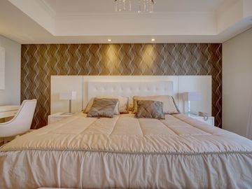 VENTA IMPECABLE CHATEAU 5 AMBIENTES. 2 COCHERAS. PUERTO MADERO