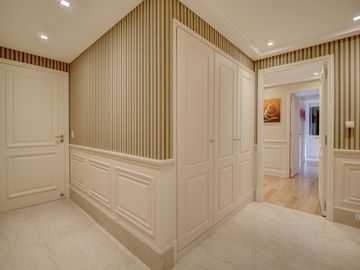 VENTA IMPECABLE CHATEAU 5 AMBIENTES. 2 COCHERAS. PUERTO MADERO