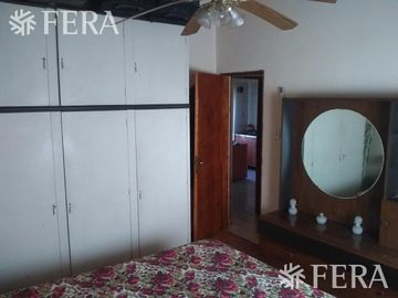 Venta de PH de 2 ambientes con cochera y balcón aterrazado en Quilmes (26408)