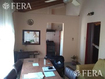 Venta de PH de 2 ambientes con cochera y balcón aterrazado en Quilmes (26408)