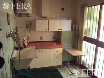 Venta de PH de 2 ambientes con cochera y balcón aterrazado en Quilmes (26408)