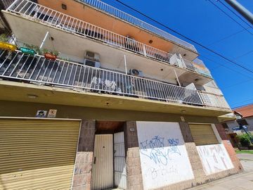 Venta departamento 3 ambientes con una enorme terraza. San miguel. retasada, oportunidad.