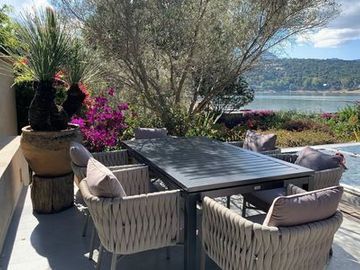 Casa en venta en Valle de Bravo junto al lago