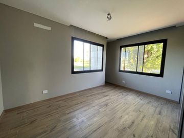 Casa en La Rinconada a estrenar de 3 dormitorios!