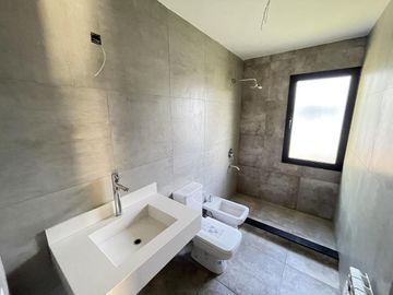Casa en La Rinconada a estrenar de 3 dormitorios!
