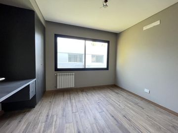 Casa en La Rinconada a estrenar de 3 dormitorios!