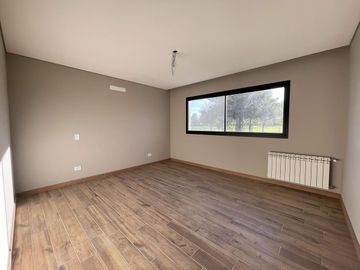 Casa en La Rinconada a estrenar de 3 dormitorios!