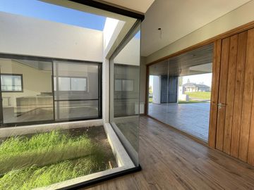 Casa en La Rinconada a estrenar de 3 dormitorios!