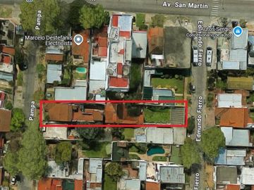 Chalet con lote amplio, con salida a 2 calles