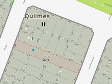 Chalet con lote amplio, con salida a 2 calles