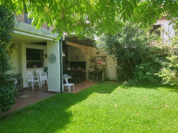 Wineberg al 3000 - Lindísimo chalet de ladrillo en una de las mejores cuadras de Olivos