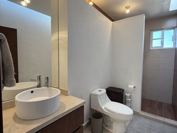MISIÓN REGINA VENTA Casa cuatro recámaras