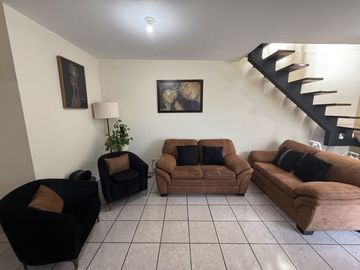 MISIÓN REGINA VENTA Casa cuatro recámaras