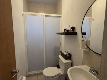MISIÓN REGINA VENTA Casa cuatro recámaras