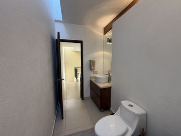 MISIÓN REGINA VENTA Casa cuatro recámaras