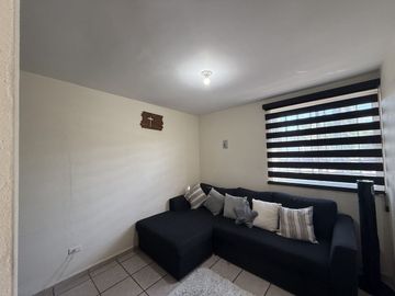 MISIÓN REGINA VENTA Casa cuatro recámaras