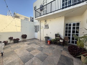 MISIÓN REGINA VENTA Casa cuatro recámaras