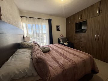 MISIÓN REGINA VENTA Casa cuatro recámaras