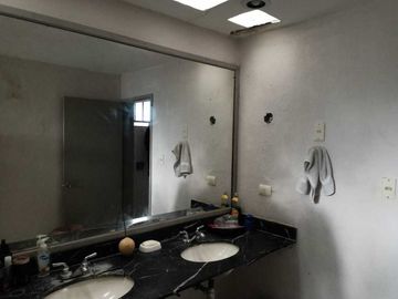 En Venta, Casa en la Col. Buenavista a 100 metros de Prol. Montejo