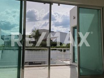 CASA VENTA CUMBRES DEL LAGO JURIQUILLA