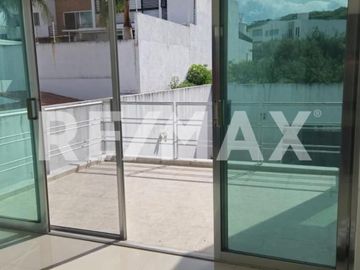CASA VENTA CUMBRES DEL LAGO JURIQUILLA
