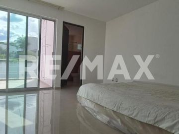 CASA VENTA CUMBRES DEL LAGO JURIQUILLA
